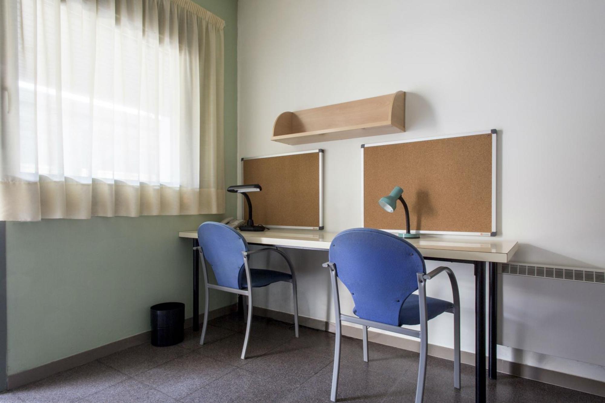 Residencia Universitaria Resa As Burgas コマルカ・デ・オウレンセ 部屋 写真