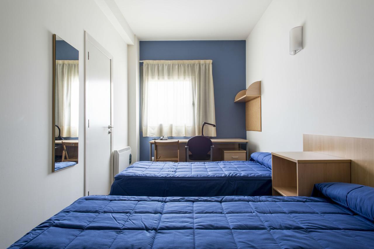 Residencia Universitaria Resa As Burgas コマルカ・デ・オウレンセ エクステリア 写真
