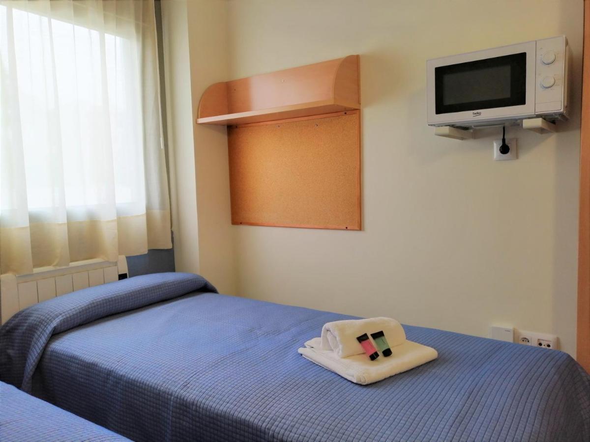 Residencia Universitaria Resa As Burgas コマルカ・デ・オウレンセ エクステリア 写真
